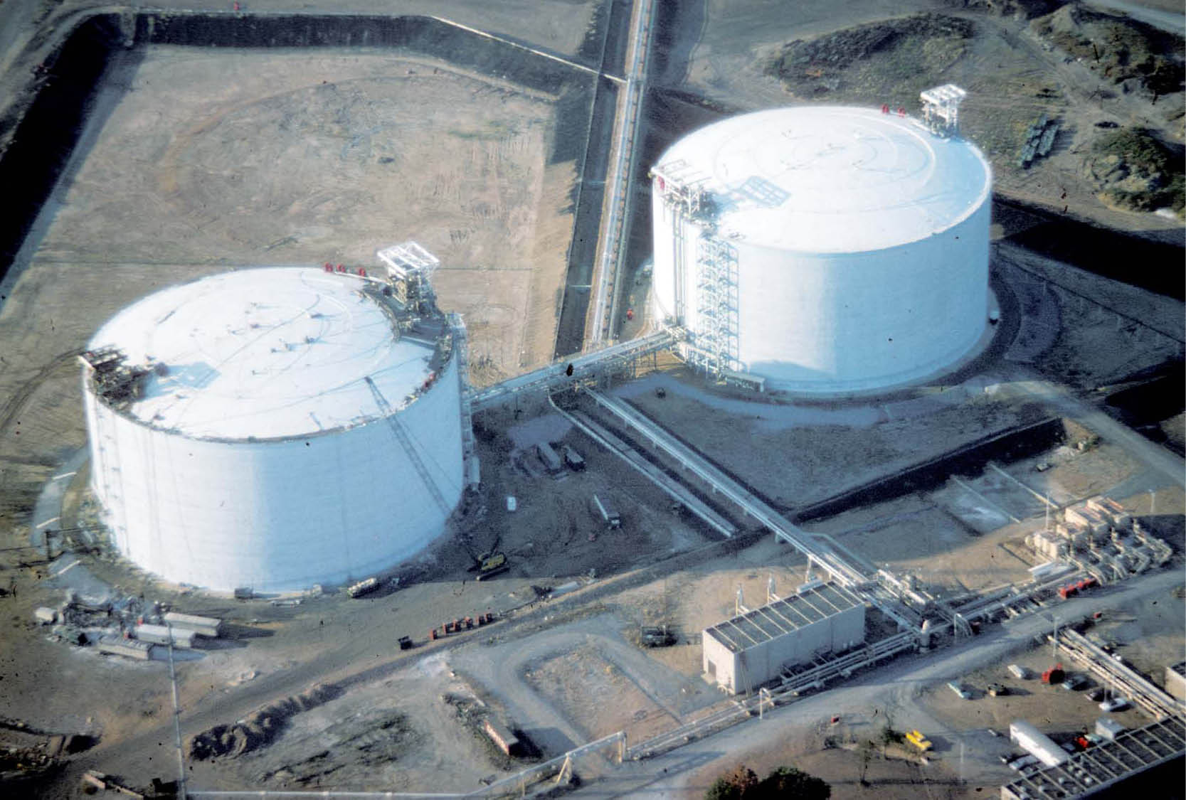 Distrigas Corporation LNG Storage Tanks